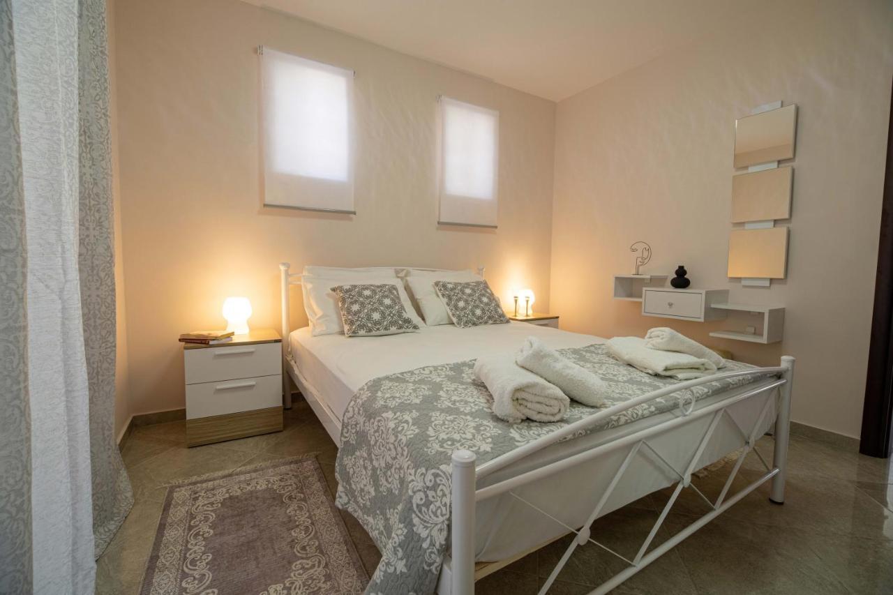 John Apartament Drepano (Argolis)