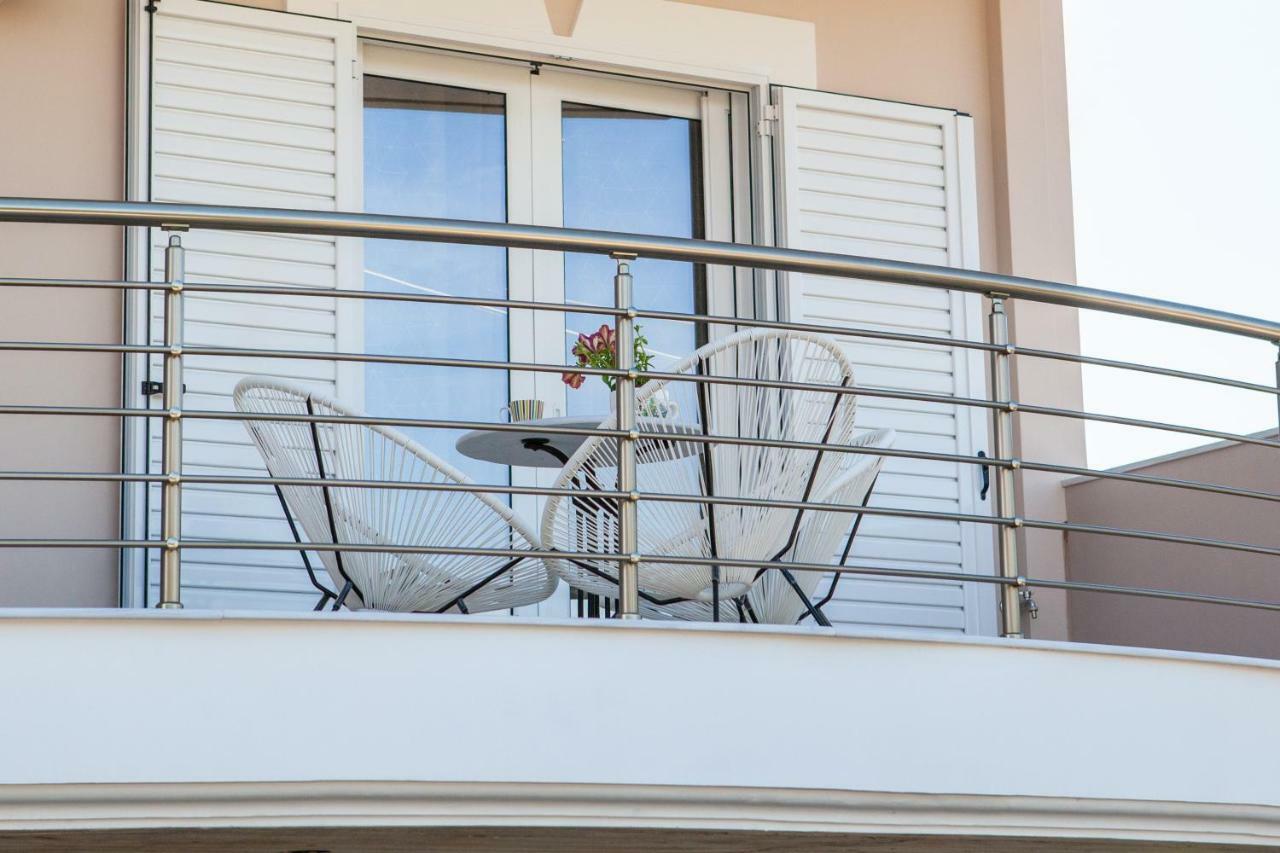 John Apartament *