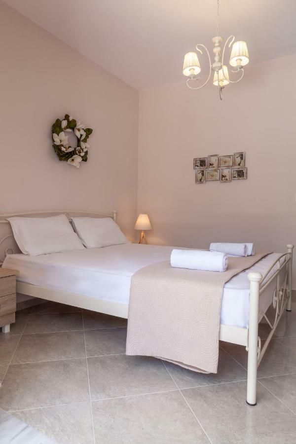 Apartament John
